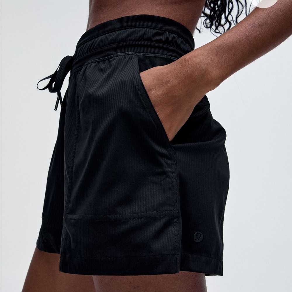LULULEMON Dance Studio HR Shorts Black